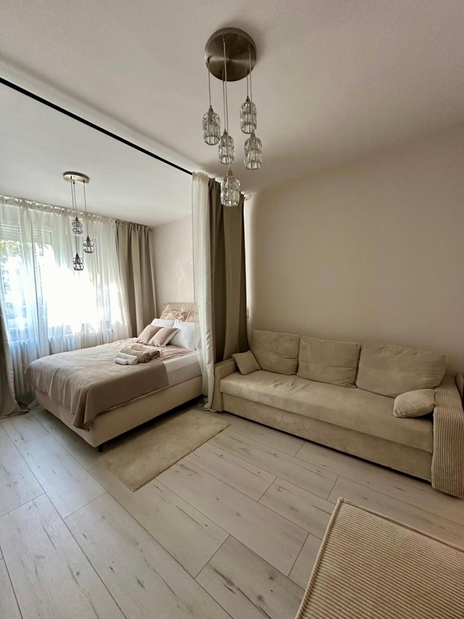 Mate Gold Apartment II Szeged Buitenkant foto